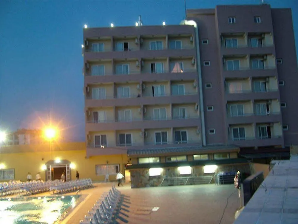 Metropolis Hotel Torbali 3*,